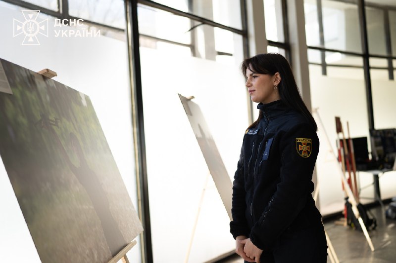 📸Уже другий рік поспіль саперки ДСНС стають героїнями фотовиставки «Жінки у розмінуванні» від The HALO Trust Ukraine 📸Уже другий рік поспіль саперки ДСНС стають героїнями фотовиставки «Жінки у розмінуванні» від The HALO Trust Ukraine