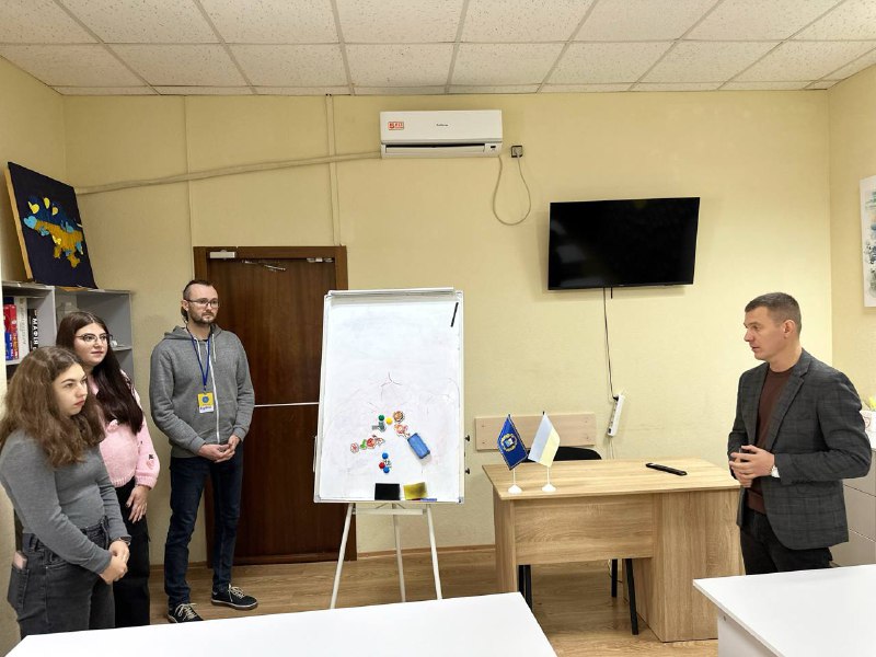 🙂"Це новий, цінний досвід для моєї майбутньої професії"
🇺🇦Так говорить Руслана 🙂"Це новий, цінний досвід для моєї майбутньої професії"
🇺🇦Так говорить Руслана