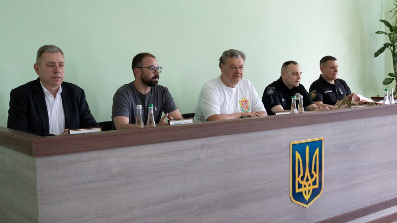 Напередодні професійного свята привітав колектив Житомирського науково-дослідного експертно-криміналістичного... Напередодні професійного свята привітав колектив Житомирського науково-дослідного експертно-криміналістичного...