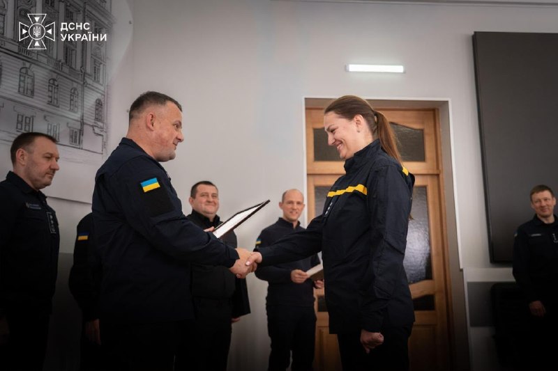 ‼️ З нагоди Дня захисників і захисниць України Голова ДСНС Андрій Даник відзначив рятувальників за мужність ‼️ З нагоди Дня захисників і захисниць України Голова ДСНС Андрій Даник відзначив рятувальників за мужність