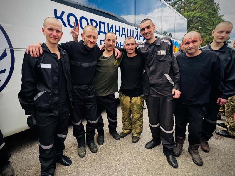 Нарешті вдома! Вільні🇺🇦
Під час нового обміну полоненими в Україну повернулися воїни Збройних Сил Нарешті вдома! Вільні🇺🇦
Під час нового обміну полоненими в Україну повернулися воїни Збройних Сил