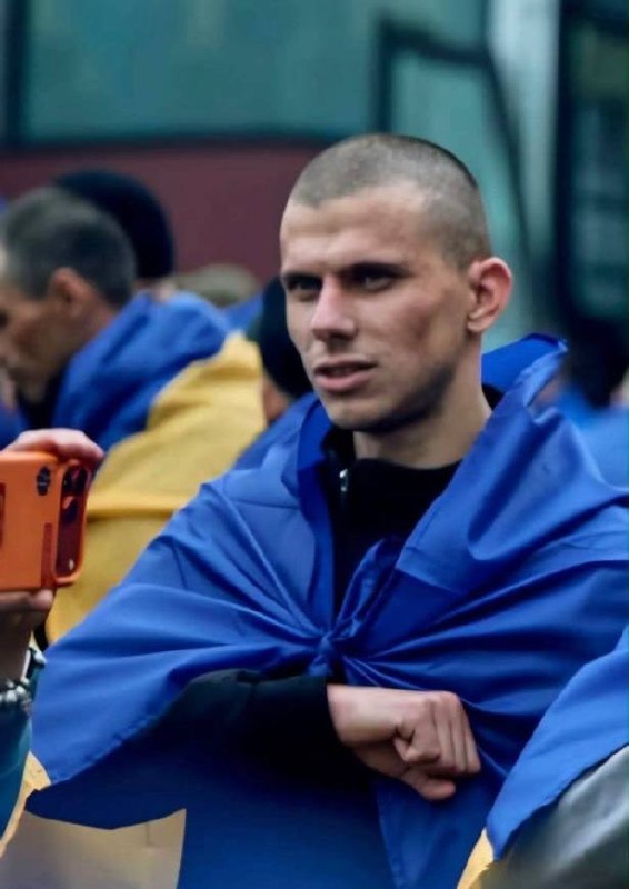 🫂Серед тих, хто повернувся з російського полону, — військовослужбовець полку «Азов» Іван Мельникович із села Дібрівськ на Рівненщині 🫂Серед тих, хто повернувся з російського полону, — військовослужбовець полку «Азов» Іван Мельникович із села Дібрівськ на Рівненщині