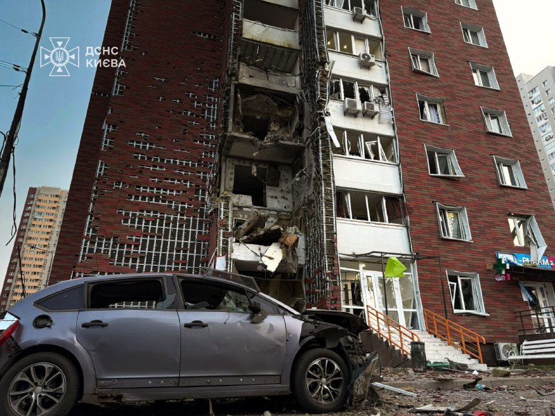 #Київ: у ніч на 10 червня столиця зазнала чергової масованої російської атаки #Київ: у ніч на 10 червня столиця зазнала чергової масованої російської атаки