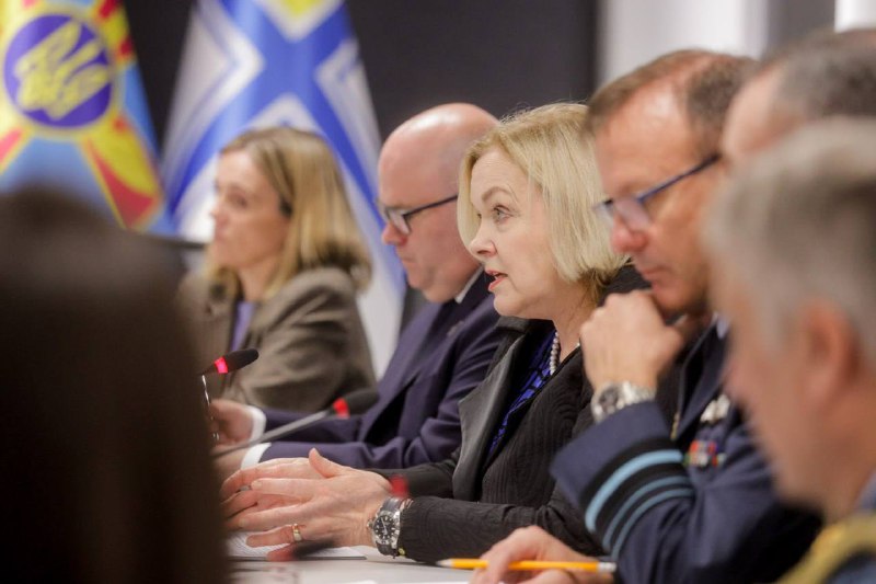 🇺🇦🇳🇿 Радий зустрічі в Києві з Міністеркою оборони Нової Зеландії Джудіт Коллінз та Головнокомандувачем Збройних сил Нової Зеландії 🇺🇦🇳🇿 Радий зустрічі в Києві з Міністеркою оборони Нової Зеландії Джудіт Коллінз та Головнокомандувачем Збройних сил Нової Зеландії