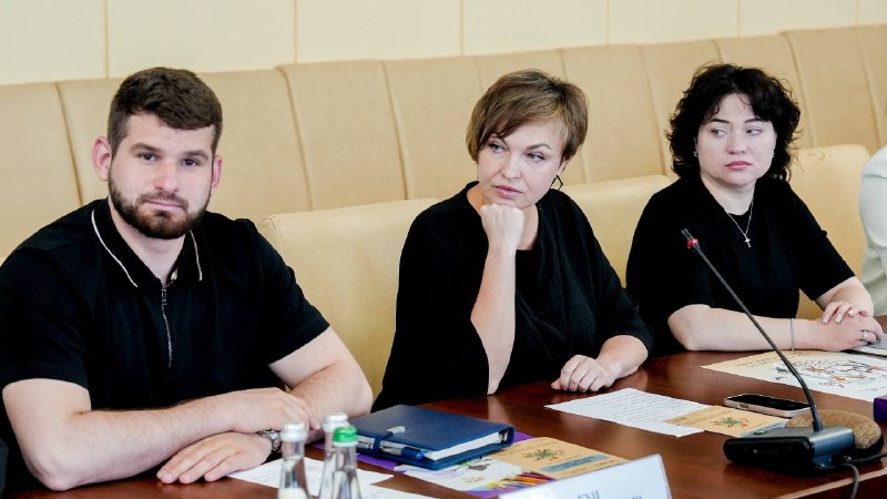 Сьогодні спільно з керівниками структурних підрозділів обласної військової адміністрації та керівниками... Сьогодні спільно з керівниками структурних підрозділів обласної військової адміністрації та керівниками...