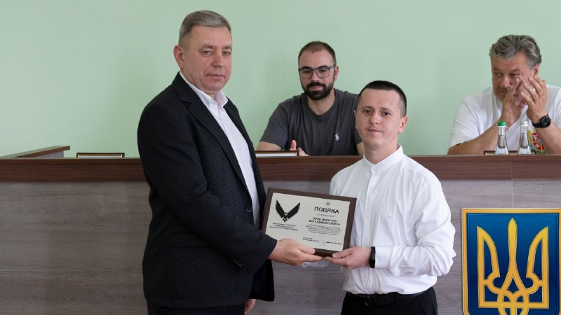 Напередодні професійного свята привітав колектив Житомирського науково-дослідного експертно-криміналістичного... Напередодні професійного свята привітав колектив Житомирського науково-дослідного експертно-криміналістичного...