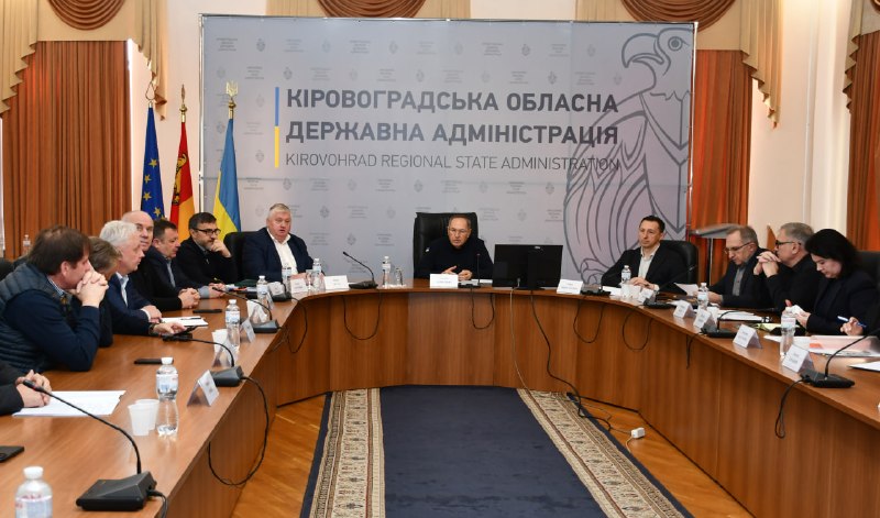 Сьогодні - діалог з депутатами обласної ради на майданчику обласної військової адміністрації Сьогодні - діалог з депутатами обласної ради на майданчику обласної військової адміністрації