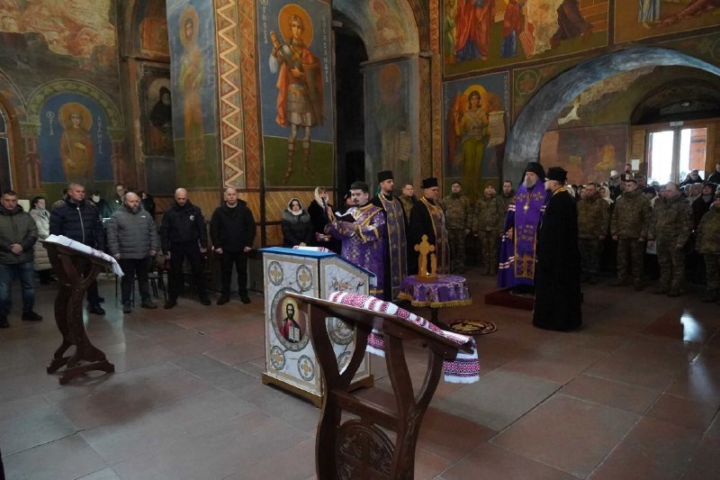 Уперше Національний день молитви луганчани відзначили у своєму духовному домі – Кирилівській церкві у Києві Уперше Національний день молитви луганчани відзначили у своєму духовному домі – Кирилівській церкві у Києві