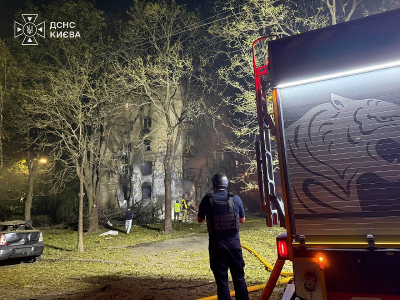 #Київ: 9 людей загинули, ще 23 – постраждали внаслідок російської балістичної атаки #Київ: 9 людей загинули, ще 23 – постраждали внаслідок російської балістичної атаки
