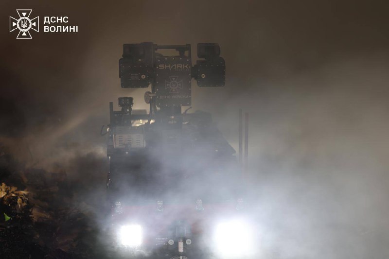 Ніч була важкою.
росія знову била по цивільній інфраструктурі дронами та ракетами. Ніч була важкою.
росія знову била по цивільній інфраструктурі дронами та ракетами.