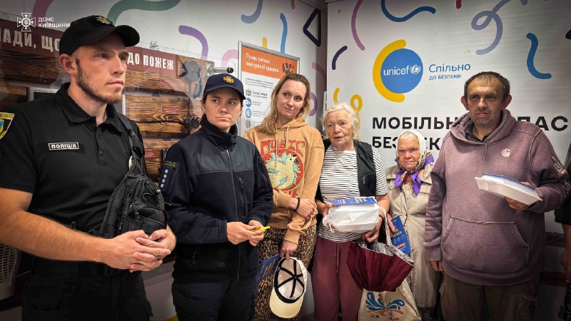 #Київщина: у Вишневому рятувальники проводять уроки мінної безпеки
Після ракетного удару рф територія Вишневого... #Київщина: у Вишневому рятувальники проводять уроки мінної безпеки
Після ракетного удару рф територія Вишневого...