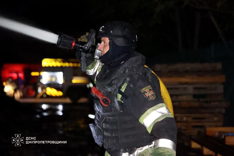 #Дніпропетровщина: рятувальники ліквідували наслідки російських обстрілів #Дніпропетровщина: рятувальники ліквідували наслідки російських обстрілів