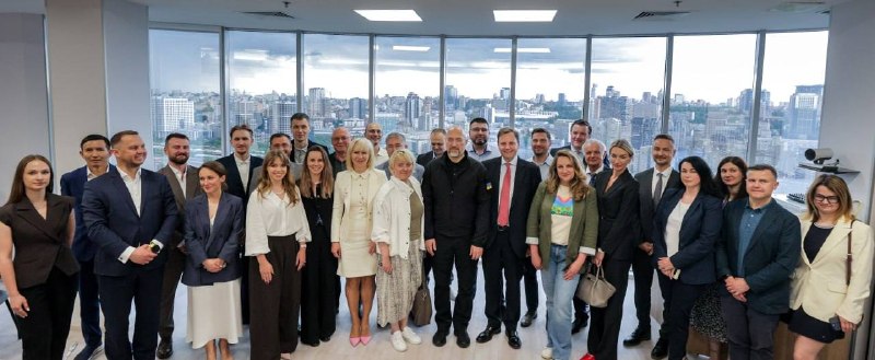 Провели зустріч з представниками Американської торговельної палати.
Обговорили підготовку до наступної зими Провели зустріч з представниками Американської торговельної палати.
Обговорили підготовку до наступної зими