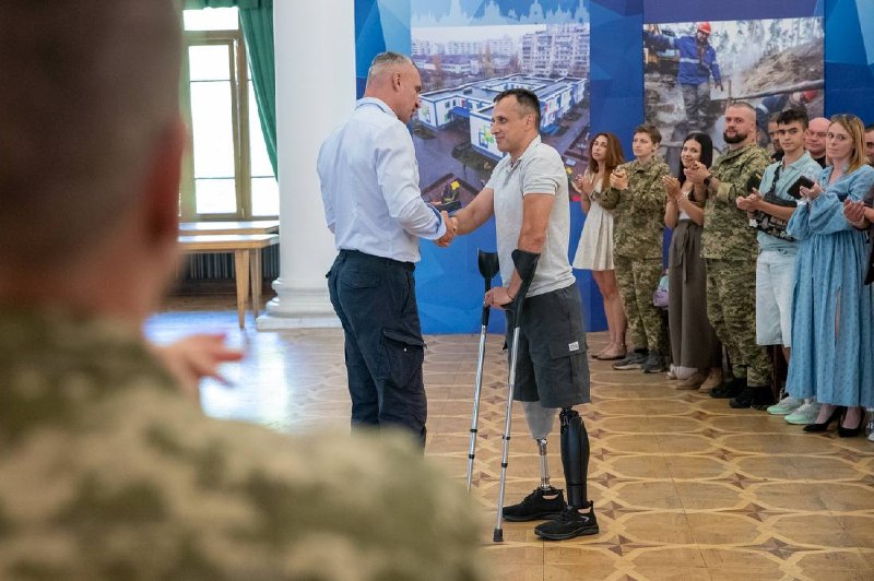 Напередодні 35-ї річниці Незалежності України вручив 61 відзнаку Київського міського голови - медалі «Честь Напередодні 35-ї річниці Незалежності України вручив 61 відзнаку Київського міського голови - медалі «Честь