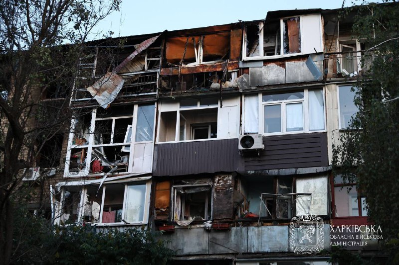⏺На фото наслідки ворожого удару по Харкову.
54 людини отримали поранення, серед них 7 дітей ⏺На фото наслідки ворожого удару по Харкову.
54 людини отримали поранення, серед них 7 дітей