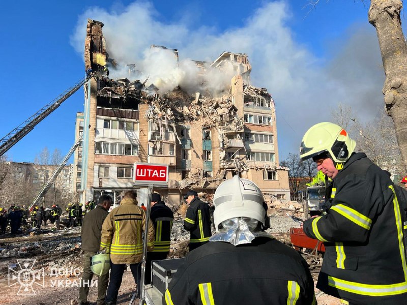 #Тернопіль: 19 людей загинули внаслідок масованого комбінованого російського удару по місту
▫️Ще 66 людей постраждали, з них 16 дітей #Тернопіль: 19 людей загинули внаслідок масованого комбінованого російського удару по місту
▫️Ще 66 людей постраждали, з них 16 дітей