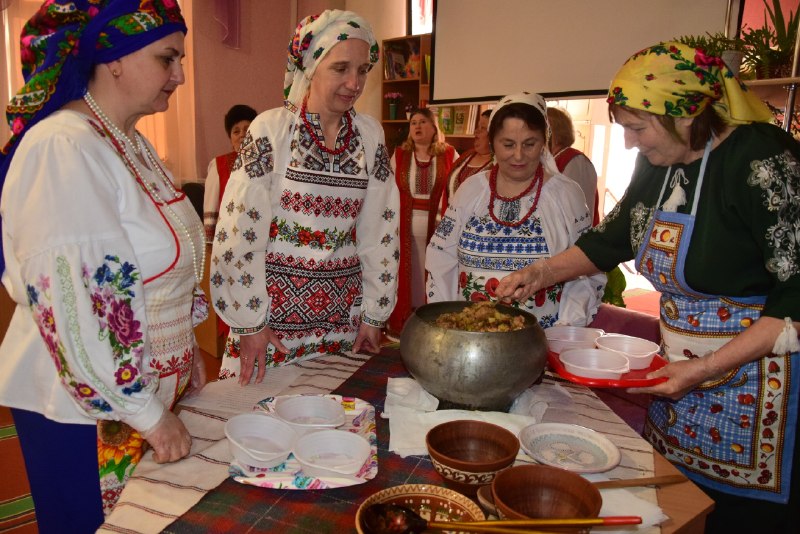 Мистецький фестиваль у Теплику об’єднав громади Вінниччини та Херсонщини.
Громади-партнерки Мистецький фестиваль у Теплику об’єднав громади Вінниччини та Херсонщини.
Громади-партнерки