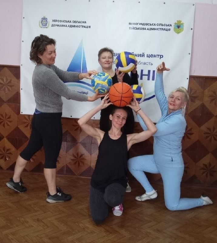Чернівецький координаційний центр «Вільні разом» надає системну підтримку переселенцям з Херсонщини. Чернівецький координаційний центр «Вільні разом» надає системну підтримку переселенцям з Херсонщини.