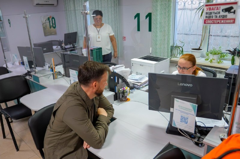 Херсонщину з робочим візитом відвідав Міністр соціальної політики, сім’ї та єдності України Денис Улютін. Херсонщину з робочим візитом відвідав Міністр соціальної політики, сім’ї та єдності України Денис Улютін.