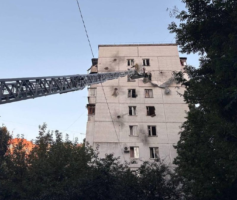 Вночі ворог масовано атакував цивільну інфраструктуру Одещини. В результаті ударів одна людина загинула Вночі ворог масовано атакував цивільну інфраструктуру Одещини. В результаті ударів одна людина загинула