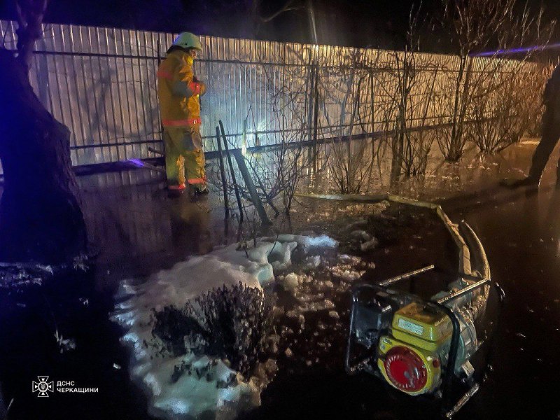 120 разів залучалися рятувальники Кіровоградщини до ліквідації наслідків підтоплень у регіоні на ранок 16 лютого 120 разів залучалися рятувальники Кіровоградщини до ліквідації наслідків підтоплень у регіоні на ранок 16 лютого