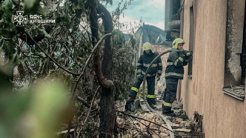 ❗До 7 людей зросла кількість загиблих внаслідок російського удару по Вишневому на Київщині ❗До 7 людей зросла кількість загиблих внаслідок російського удару по Вишневому на Київщині