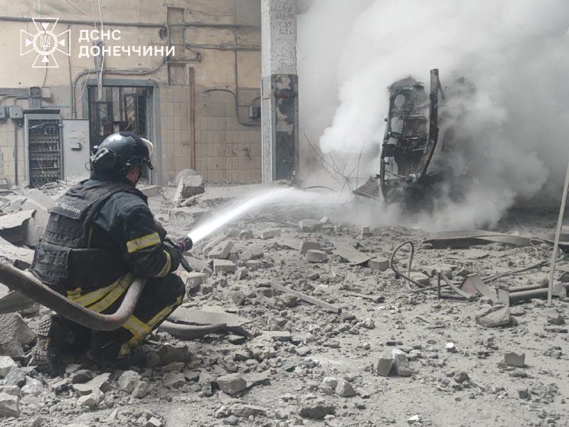 #Донеччина: внаслідок російських обстрілів поранена 1 людина, виникли численні пожежі
▫с #Донеччина: внаслідок російських обстрілів поранена 1 людина, виникли численні пожежі
▫с