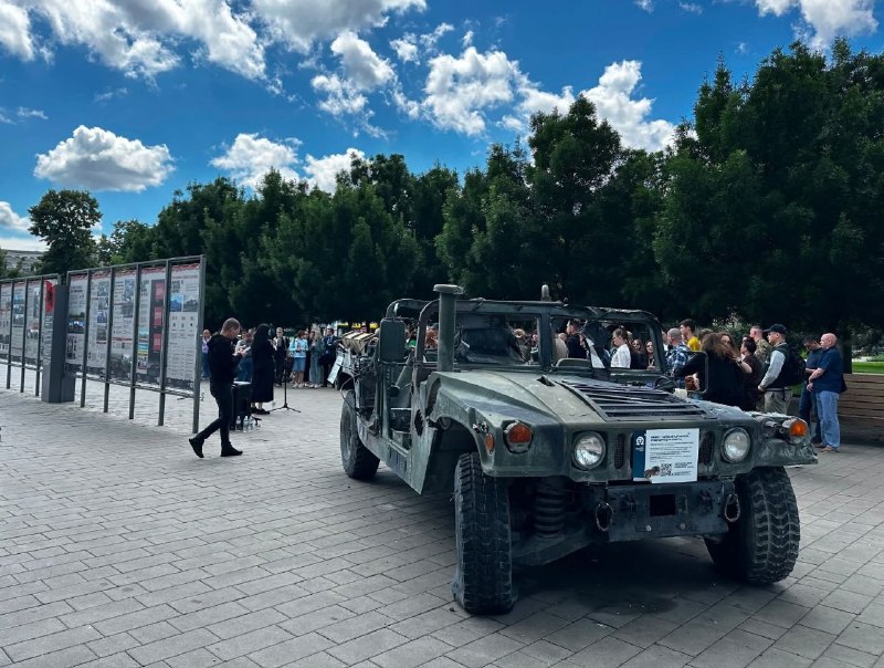 Пам’ять про оборонців Луганського аеропорту має бути вшанована окремою датою – у Києві відкрили тематичну виставку Пам’ять про оборонців Луганського аеропорту має бути вшанована окремою датою – у Києві відкрили тематичну виставку