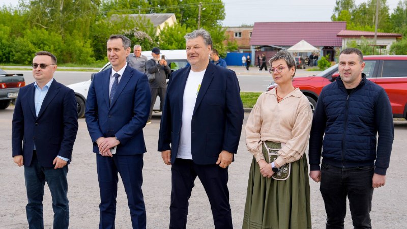 Разом із міністром охорони здоров’я України Віктором Ляшком, народними депутатами та представниками медичної... Разом із міністром охорони здоров’я України Віктором Ляшком, народними депутатами та представниками медичної...