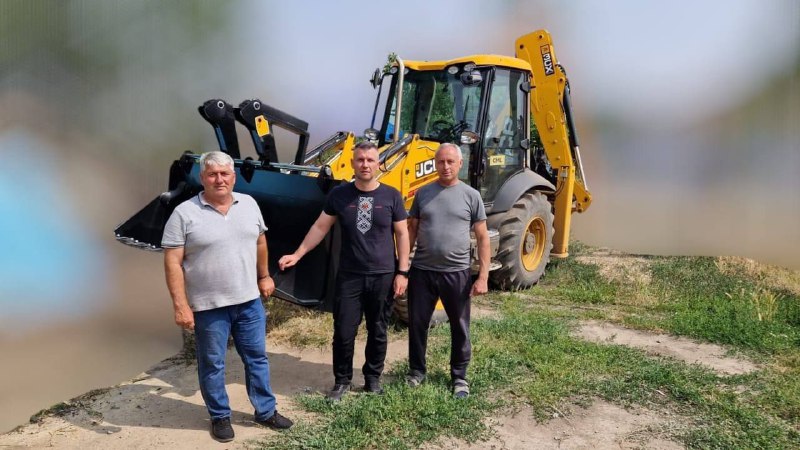 Комунальний автопарк Бериславської громади поповнився новою спецтехнікою. Комунальний автопарк Бериславської громади поповнився новою спецтехнікою.