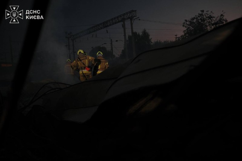 UPD | Київ: станом на 22:20 завершено роботи з ліквідації наслідків російського обстрілу в Оболонському районі міста. UPD | Київ: станом на 22:20 завершено роботи з ліквідації наслідків російського обстрілу в Оболонському районі міста.