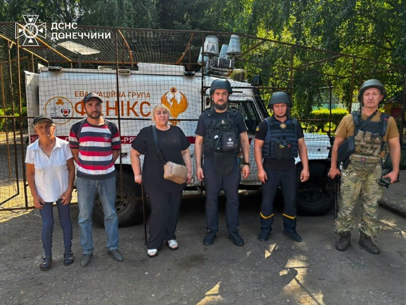 ❗За тиждень рятувальники евакуаційної групи «Фенікс» допомогли 16 людям залишити небезпечні райони Донеччини! ❗За тиждень рятувальники евакуаційної групи «Фенікс» допомогли 16 людям залишити небезпечні райони Донеччини!
