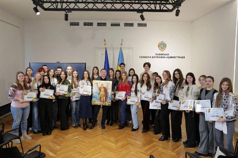 А що там взагалі роблять у Львівській обласній державній адміністрації? А що там взагалі роблять у Львівській обласній державній адміністрації?