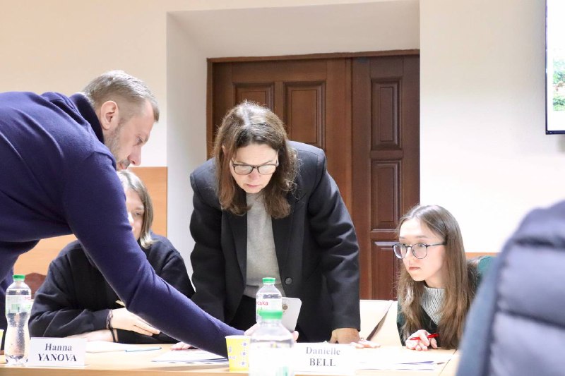 Мав зустріч із головою Моніторингової місії ООН з прав людини в Україні Даніель Белль Мав зустріч із головою Моніторингової місії ООН з прав людини в Україні Даніель Белль