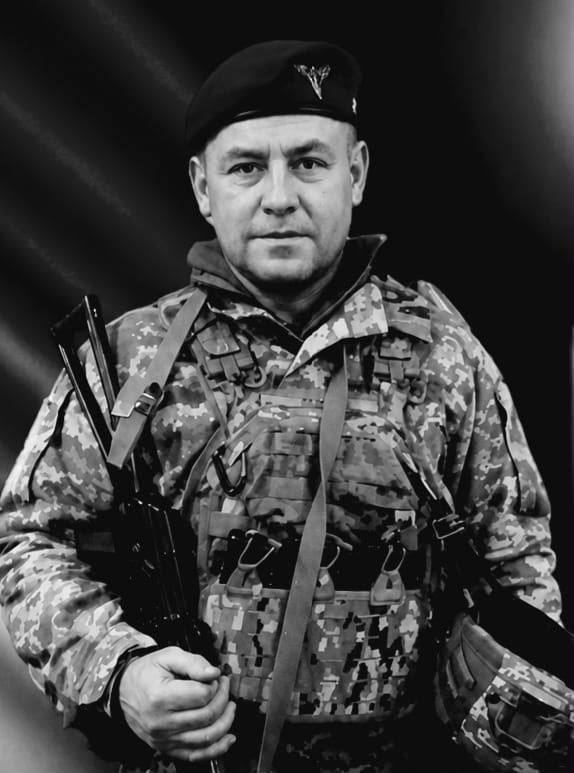 Щоденно о 9 годині – загальнонаціональна хвилина мовчання. Зупиніться, де б ви не були Щоденно о 9 годині – загальнонаціональна хвилина мовчання. Зупиніться, де б ви не були