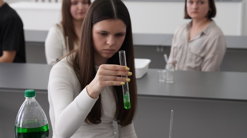 У Коростишівському ліцеї імені Густава Олізара запрацював сучасний безбар’єрний освітній простір, адаптований до вимог Нової української школи. У Коростишівському ліцеї імені Густава Олізара запрацював сучасний безбар’єрний освітній простір, адаптований до вимог Нової української школи.