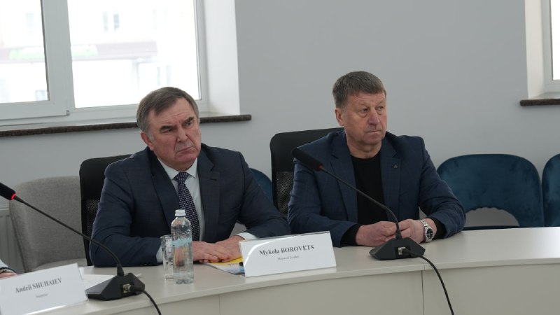 Сьогодні у Звягелі зустрівся з Надзвичайним і Повноважним Послом Японії в Україні Масаші Накаґоме Сьогодні у Звягелі зустрівся з Надзвичайним і Повноважним Послом Японії в Україні Масаші Накаґоме