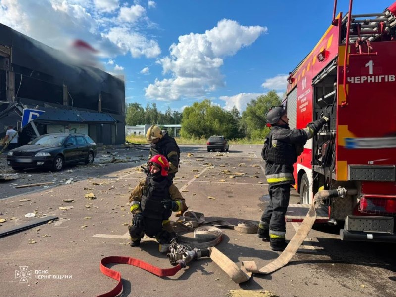 UPD | #Чернігів: рятувальники завершили ліквідацію наслідків російського удару
У місті завершено роботи з ліквідації наслідків обстрілу UPD | #Чернігів: рятувальники завершили ліквідацію наслідків російського удару
У місті завершено роботи з ліквідації наслідків обстрілу