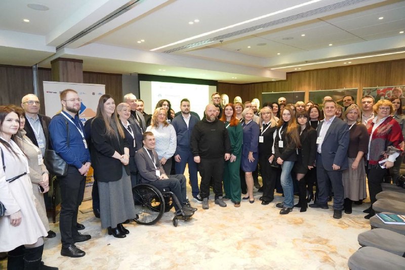 Релокація як виклик і ресурс: що сьогодні формує майбутнє Луганщини
16 грудня в Києві відбулася конференція «Що допомагає Луганщині в релокації Релокація як виклик і ресурс: що сьогодні формує майбутнє Луганщини
16 грудня в Києві відбулася конференція «Що допомагає Луганщині в релокації