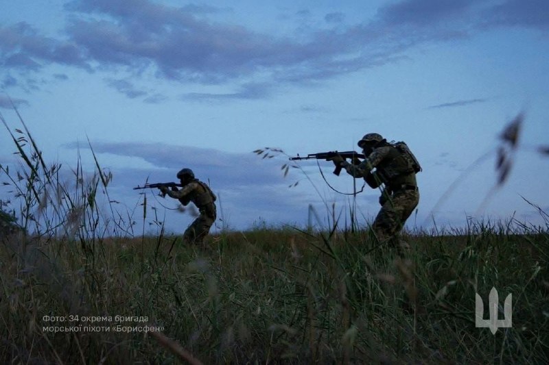 Головне на Луганщині за добу
📌За учора тричі штурмували росіяни позиції українських воїнів на Лиманському напрямку Головне на Луганщині за добу
📌За учора тричі штурмували росіяни позиції українських воїнів на Лиманському напрямку