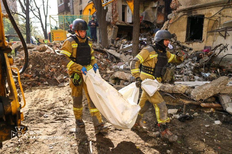 #Харків: до 4 людей зросла кількість загиблих через російський ракетний удар по житловому будинку у Холодногірському районі міста #Харків: до 4 людей зросла кількість загиблих через російський ракетний удар по житловому будинку у Холодногірському районі міста