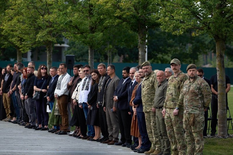 ЄВГЕНА КОНОВАЛЬЦЯ ПЕРЕПОХОВАЛИ НА НАЦІОНАЛЬНОМУ ВІЙСЬКОВОМУ КЛАДОВИЩІ ЄВГЕНА КОНОВАЛЬЦЯ ПЕРЕПОХОВАЛИ НА НАЦІОНАЛЬНОМУ ВІЙСЬКОВОМУ КЛАДОВИЩІ
