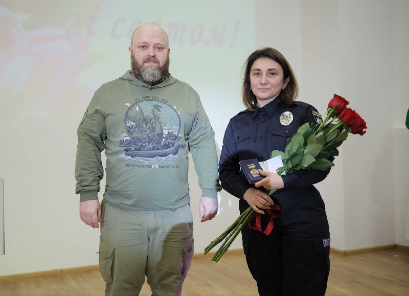 Мужність не має статі! – вручив нагороди працівницям ГУНП, СБУ та ДСНС у Луганській області Мужність не має статі! – вручив нагороди працівницям ГУНП, СБУ та ДСНС у Луганській області