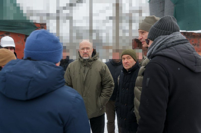 Відвідав один з енергетичних обʼєктів Києва, що пошкоджений внаслідок неодноразових атак росії.
Провели оперативну нараду з енергетиками Відвідав один з енергетичних обʼєктів Києва, що пошкоджений внаслідок неодноразових атак росії.
Провели оперативну нараду з енергетиками