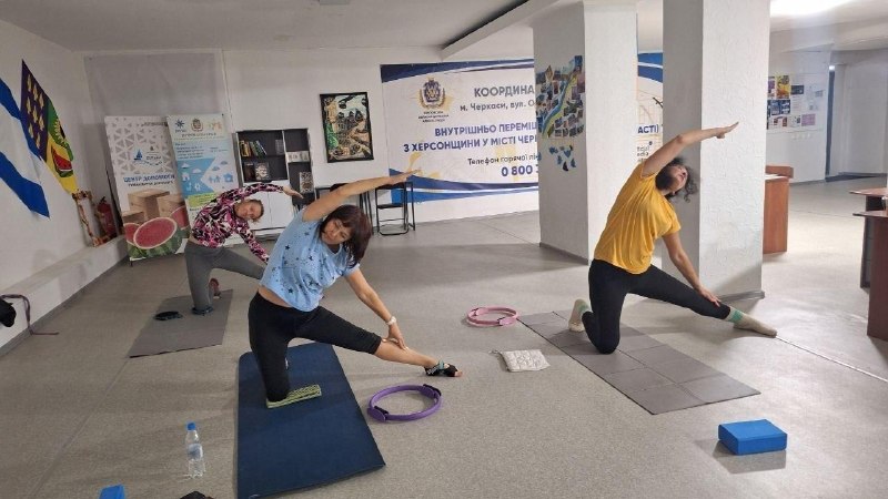 Черкаський координаційний центр «Вільні разом» продовжує допомагати переселенцям з Херсонщини. Черкаський координаційний центр «Вільні разом» продовжує допомагати переселенцям з Херсонщини.