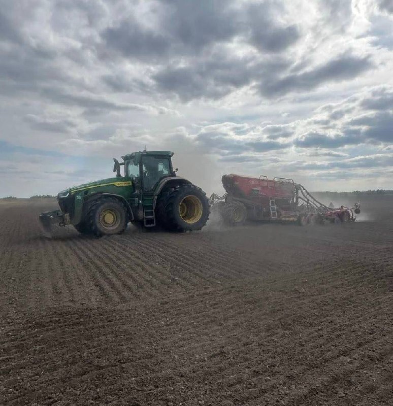 🌾 Аграрії Кіровоградщини продовжують дбати про урожай 2025-го року.
Ярі зернові та зернобобові посіяли на площі понад 362 тис 🌾 Аграрії Кіровоградщини продовжують дбати про урожай 2025-го року.
Ярі зернові та зернобобові посіяли на площі понад 362 тис