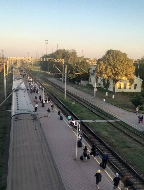 ❕Через нічний обстріл ще маємо зміни у графіку руху деяких поїздів.
Поїзд №32 Перемишль — Запоріжжя вирушить приблизно о 21:00. ❕Через нічний обстріл ще маємо зміни у графіку руху деяких поїздів.
Поїзд №32 Перемишль — Запоріжжя вирушить приблизно о 21:00.