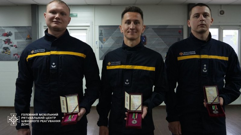 Голова ДСНС України Андрій Даник відвідав Головний мобільний рятувальний центр швидкого реагування та зустрівся з особовим складом Голова ДСНС України Андрій Даник відвідав Головний мобільний рятувальний центр швидкого реагування та зустрівся з особовим складом