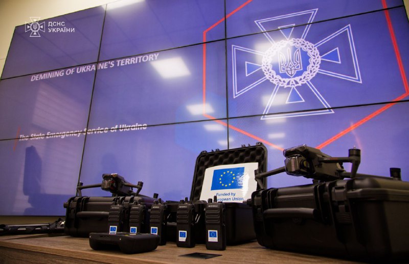 📌 Піротехнічні підрозділи ДСНС України отримали чергову партію техніки та обладнання для гуманітарного розмінування... 📌 Піротехнічні підрозділи ДСНС України отримали чергову партію техніки та обладнання для гуманітарного розмінування...