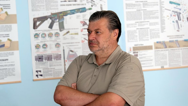 Провів зустріч із командою Житомирського обласного центру підготовки громадян до національного спротиву. Провів зустріч із командою Житомирського обласного центру підготовки громадян до національного спротиву.
